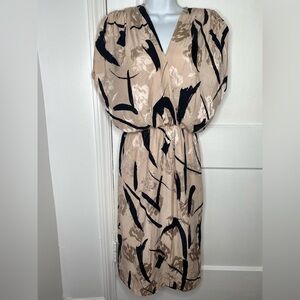 LILLIE RUBIN %100 Silk Beige and Black Women's Dress